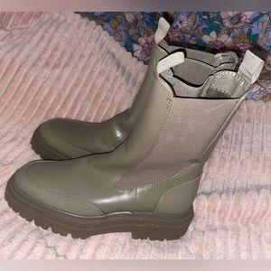 Zara boots, size 8 (39) worn twice like new w/o tags